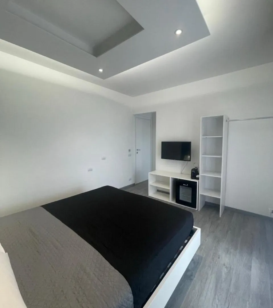 Lalas Room Zanica 0*,